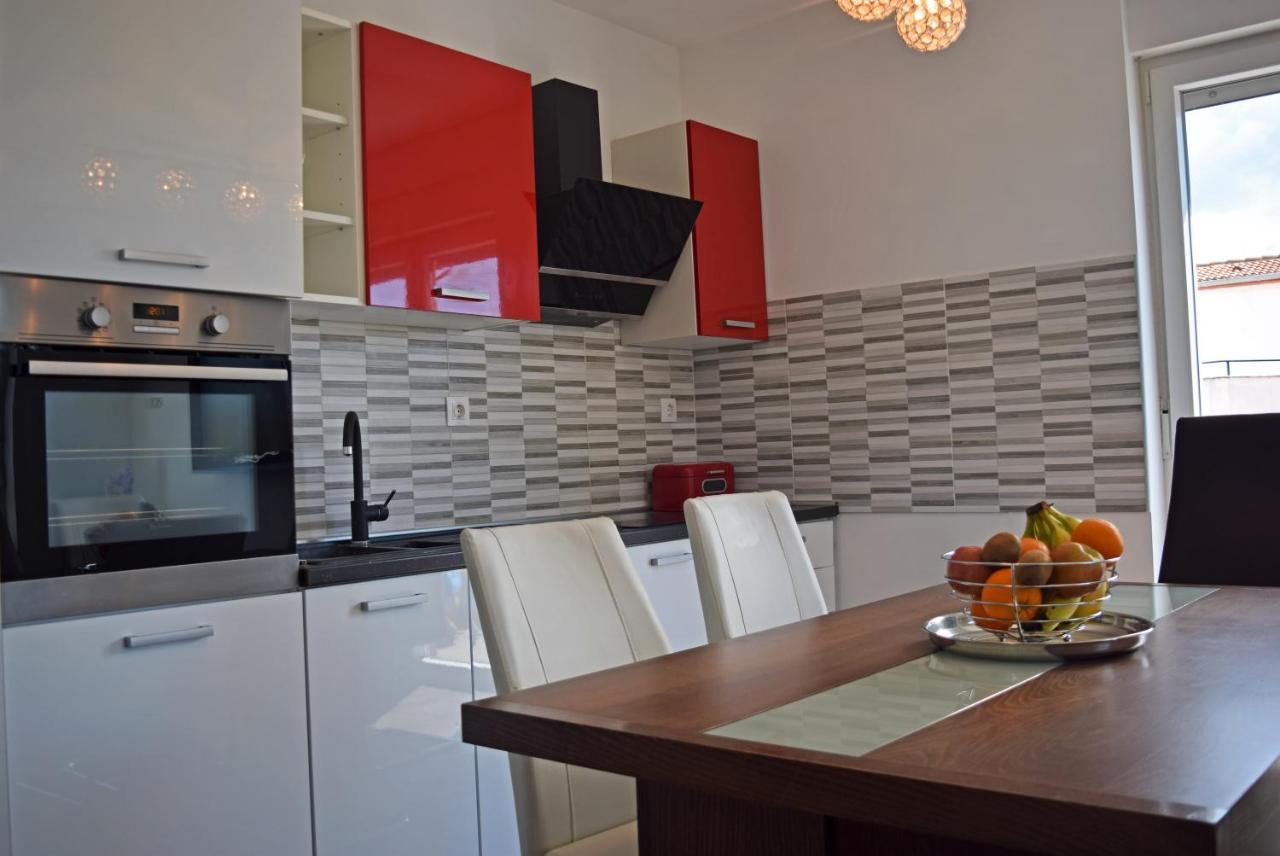 Apartment Summer Breeze Pula Exterior photo