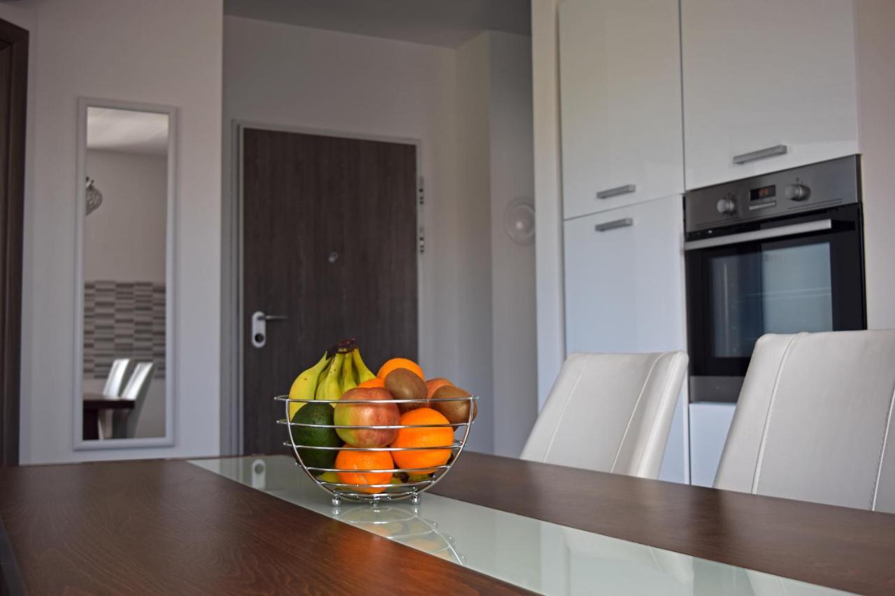 Apartment Summer Breeze Pula Exterior photo